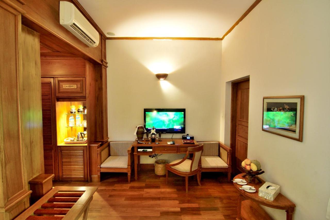 The Hotel By The Red Canal Mandalay Esterno foto