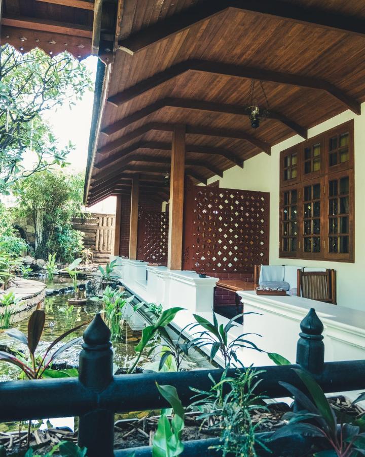 The Hotel By The Red Canal Mandalay Esterno foto